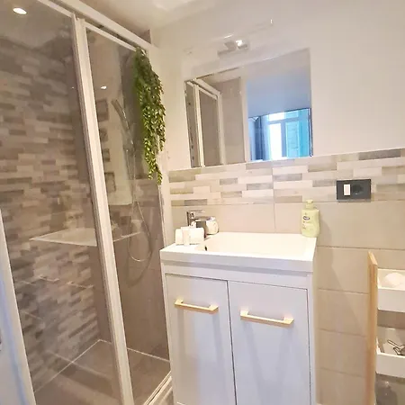 Apartment Centre 2 2 Ou 3 Personnes Proche Palais Des Festivals Et Plages